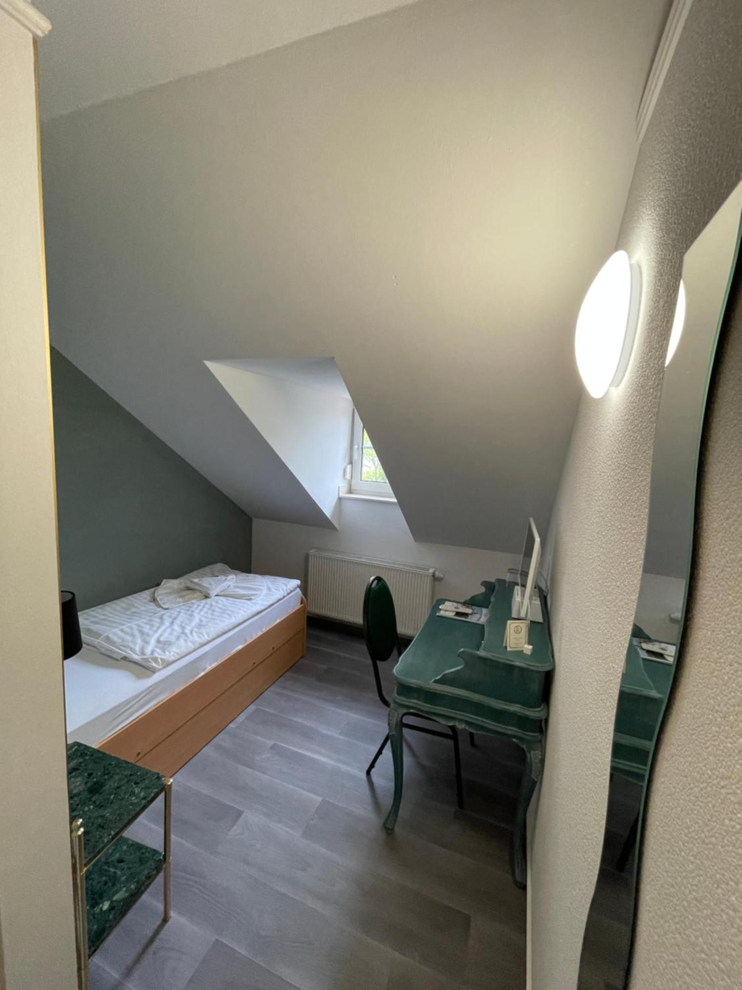 ホテル Haus Hennesburg, Garni アイゼナハ 部屋 写真